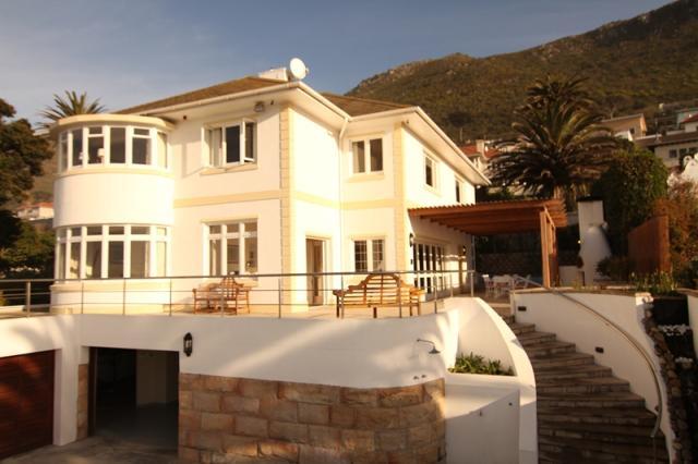 To Let 3 Bedroom Property for Rent in St James Western Cape